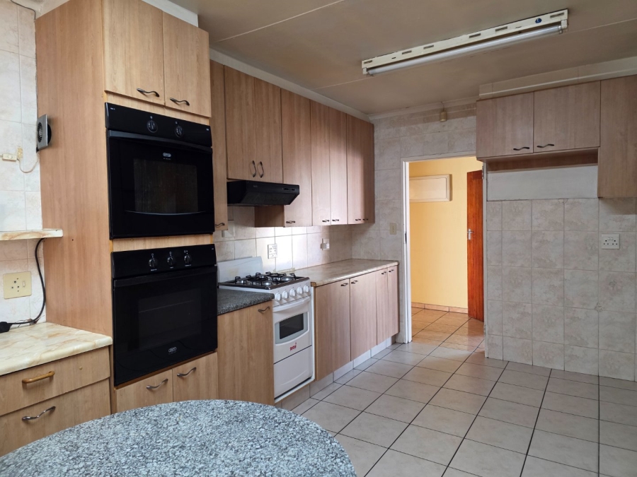 To Let 3 Bedroom Property for Rent in Vaalpark Free State